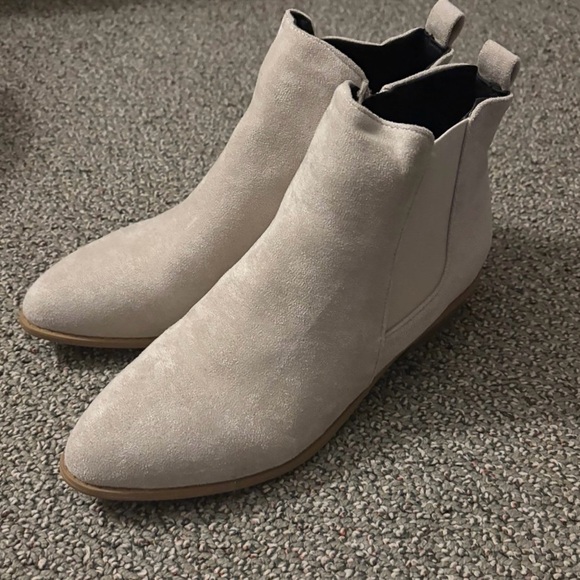 SHEIN Cream Ankle Booties with Elastic Panels - Picture 2 of 3
